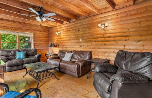 Dog Friendly with Fire Pit and Yard by the River - Photo 8