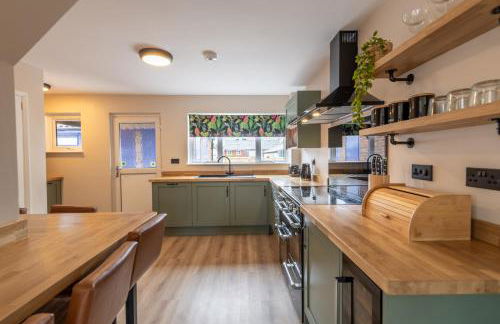 Corner House - Photo 8