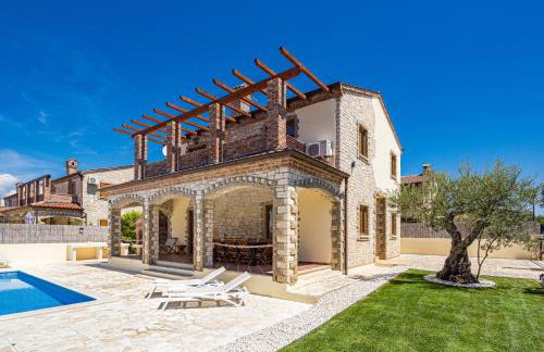 Villa Brioni with pool by Rentistra - Foto 17