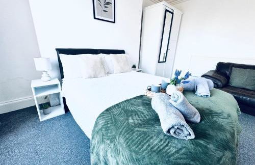 The Georgian Townhouse - 4 Bedrooms - Sleeps 9 - Photo 23