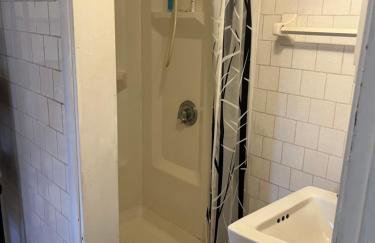 Downtown Beverly Apartment 8 Minutes to Salem and has King Beds - Photo 36