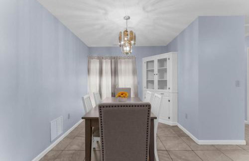 Willow Haven 2BR Cozy Retreat, Close to Hartford - Foto 15