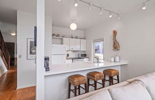 Beachfront Retreat with Ocean Views - Foto 14