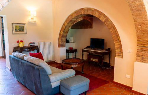 Podere I Sorbi, Spacious Tuscan Villa in Lajatico, Near Pisa & Volterra - Foto 28