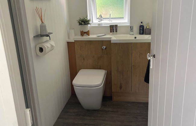 Private Chalet in New Quay With Stunning Views - Photo 13