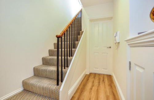 8 Blue Bridge- Elegant and Luxurious 1 Bedroom Apt- Free Parking - Photo 11