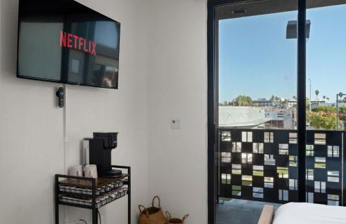 Stylish 2 Bedroom King Bed EVCharger Pet-Friendly Balcony - Foto 8