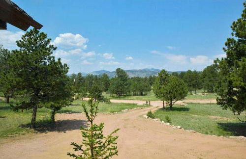 Idyllic Florissant Cabin with Patio and Hot Tub! - Foto 13