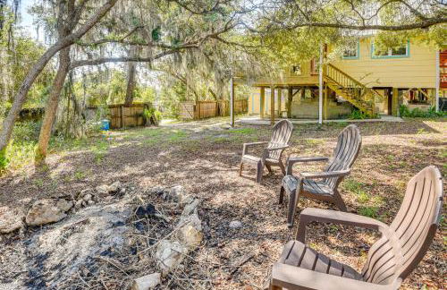 Walk to Lake George Quiet Nature Escape with Deck - Foto 3