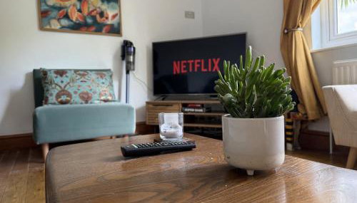 Caterham 3 Bed House, Free on street Parking - Foto 1