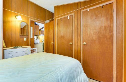 Hike, Ski and Unwind Cabin with Deck in Chester! - Foto 17