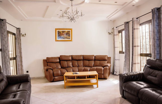 Lome City Apartment - 3 Bedrooms - Photo 7