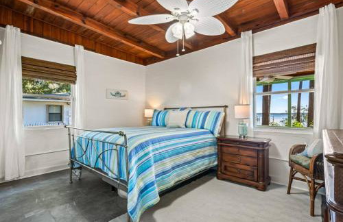 Shoreline Serenity- The Golden Goat on the Bay - Foto 10