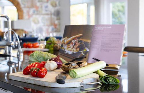 Homefield - Chic charm with unrivalled river views - Foto 22