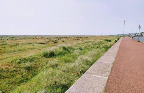 TAIL END: Bijoux Broads & Beach Base! Now with TV! - Photo 16