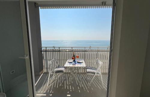 Vista mare a 10m dalla spiaggia, 8 piano e parcheggio privato - Foto 4