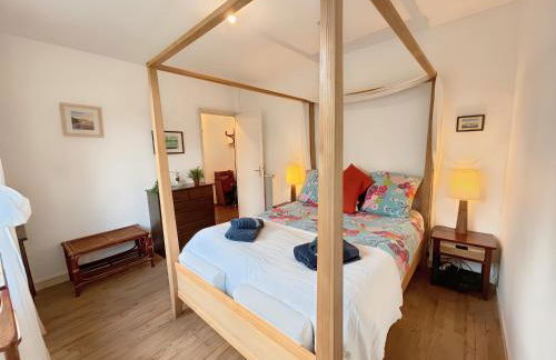 Maison atypique -Jardin, terrasse & cabane perchée - Foto 15