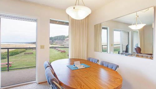 Stunning Views from this Waterfront Condo - Foto 4