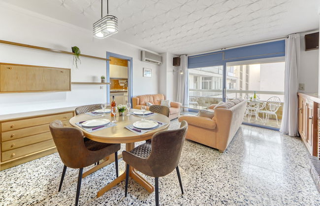 Beautiful Apartment With View - Photo 28