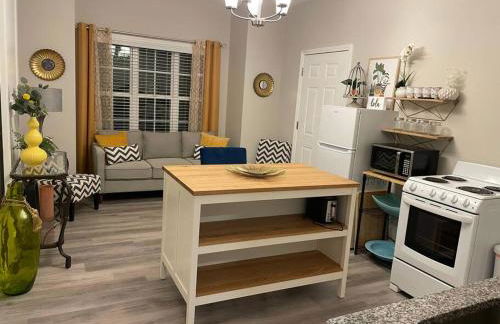 Adorable Apt with Access to Pool and Tennis Courts - Foto 15