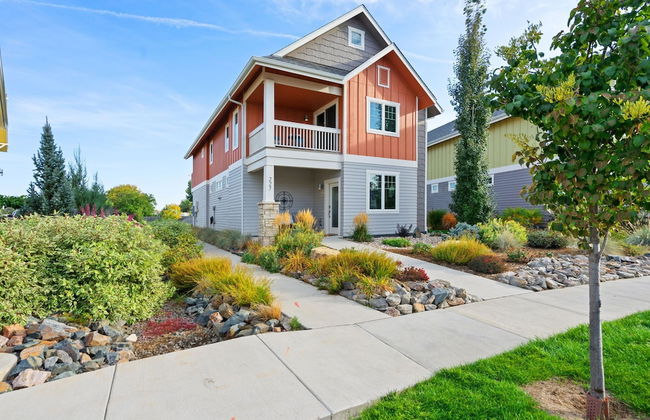 Quiet Urban Community – Designer Home W/ Hot Tub! - Foto 35