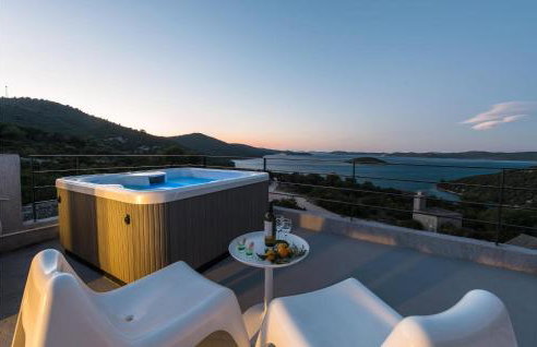 Awesome Home In Dragove With Wifi - Foto 2