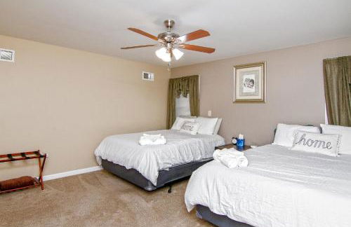 Cabin by the Creek with private creek access - Foto 8