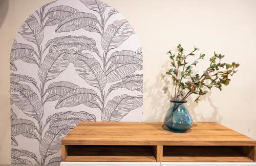 Kirkland Oasis Chic Basement Retreat with Hot Tub - Foto 16