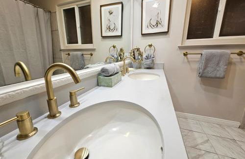 La Jolla Gem with Ocean View - 11 Beds, Hot Tub, Karaoke & Game Den - Foto 55