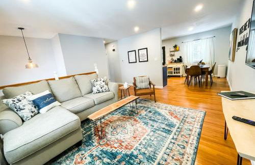 Sparkling Saratoga 3BR home near Track and SPAC Dogs - Foto 17