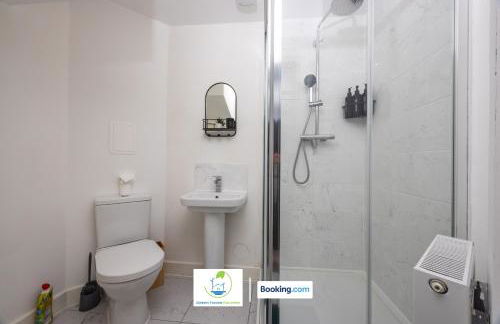 Cosy Retreat By Green Haven Escapes Short Lets & Serviced Accommodation Seacroft With Free Off-Street Parking & Pet-Friendly - Photo 41