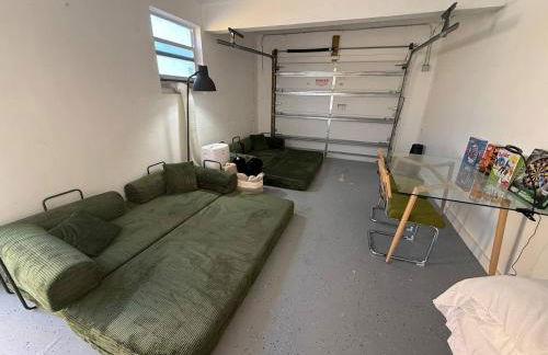 Peaceful retreat with a pool 15 min away beach - Foto 41