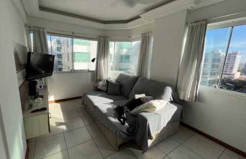 Apartamento espaçoso 2 quartos a 200 m da praia - Foto 3