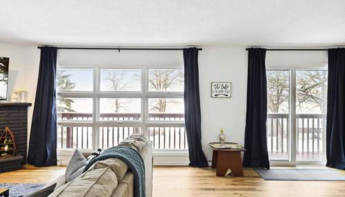 Lake Cabin; Renovated, Flat Lot, Dock, Sandy Beach, Many Games and Lake Toys! - Foto 2