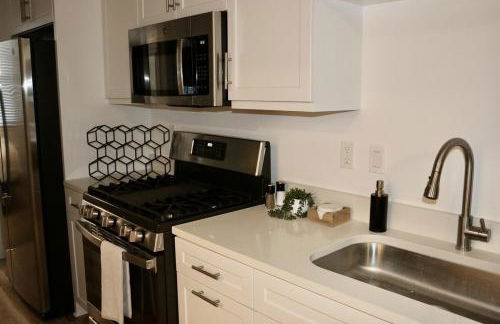 Emerald Oasis Cozy Living with Pet Park - Foto 7