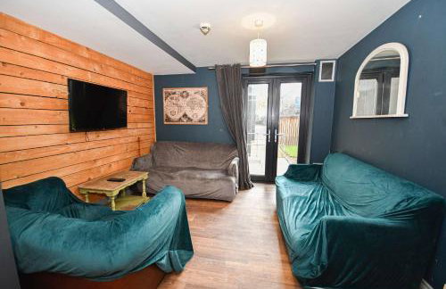 Spacious 7 Bedroom Budget Apartment in Headingley - Photo 9