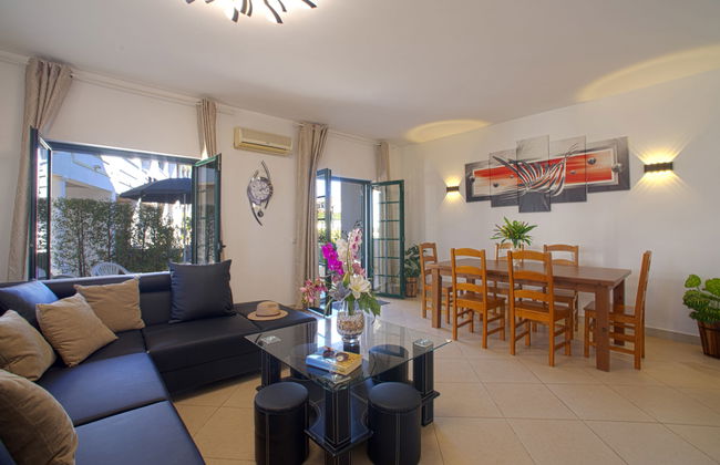 3 bedroom House in Albufeira with swimming pool and terrace - Photo 3