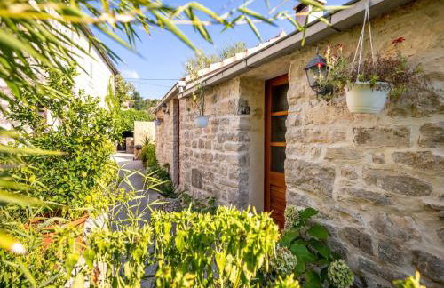 Stone House Harmony -Studio Apartment with Patio and Garden View 2 - Photo 4