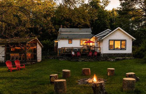 Hot Tub, 2 Fire Pits, Pond, Tonal & Pet-Friendly - Photo 33