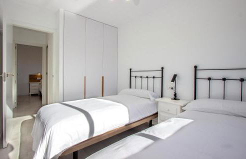 Cozy Apartment In Orihuela With Wifi - Photo 19