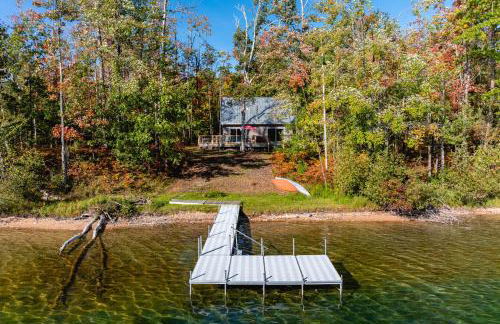 Pet-friendly Lakefront Gaylord Home with Dock! - Foto 33