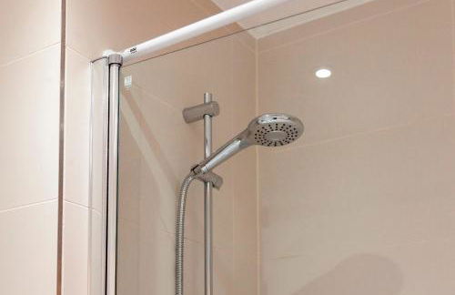 54 Woodpecker Way · Modern apartment near Addenbrookes Free parking Pass the Keys - Foto 38