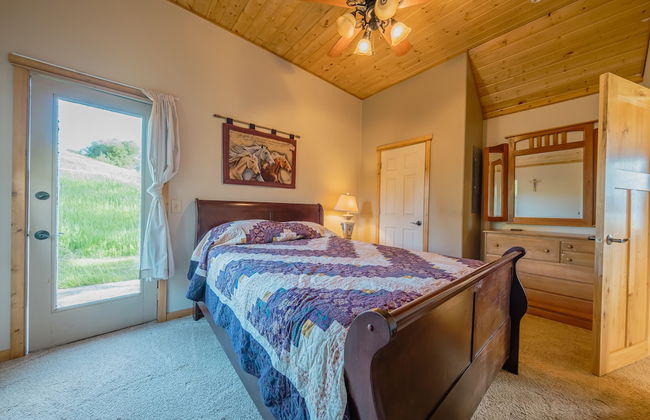 The Cabin on the Ranch - Photo 7