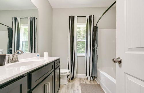 Secluded 18-Acre Retreat in Staley with Game Room - Foto 18