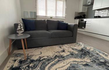 The Loft and The Den Apartments - Photo 7