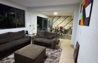 Excelente Casa para 10 pessoas proximo ao Shopping Flamboyant- Serra Dourada-Autódromo - Photo 2