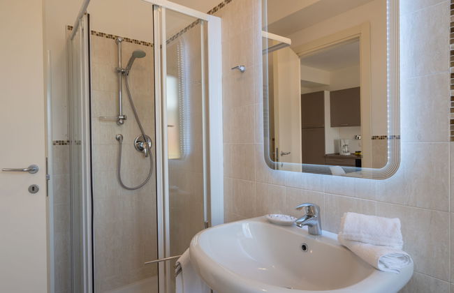 1 bedroom Apartment in San Bartolomeo al Mare with terrace - Photo 15