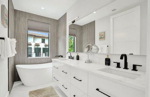 4BR w htd Pool Walk to Las Olas 5mins to Beach - Foto 39