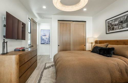 New Luxury 4BR /3BA Obsidian Reserve #110 – Hot Tub, 2-Car Garage, Pool Table, Mount Views! - Foto 27