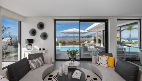 4-Bedroom Modern Villa with Sea View - Photo 5